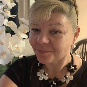 Meet your Posher, Connie